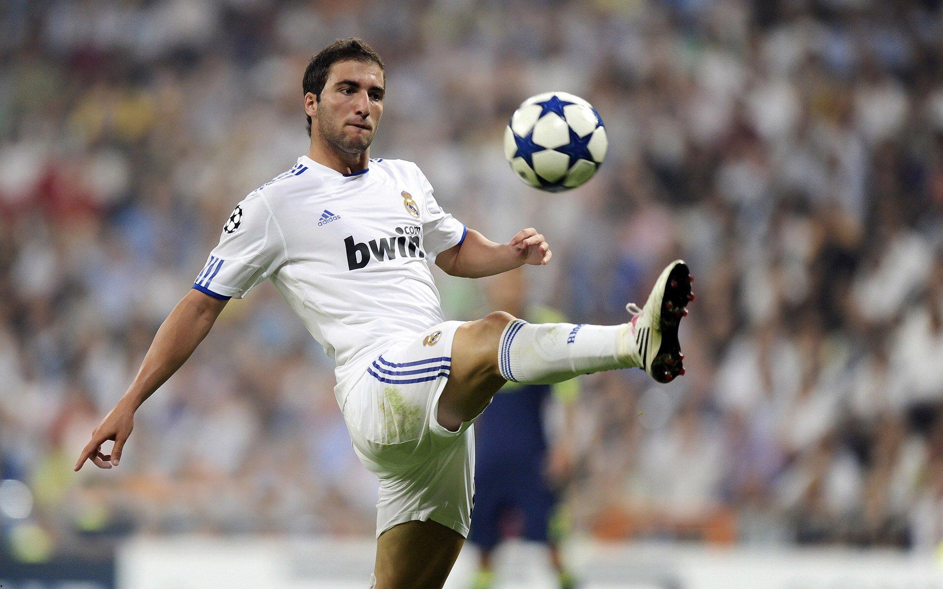 RMC独家，拜仁新星特尔拒绝冬窗永久转会 租借选项仍开放