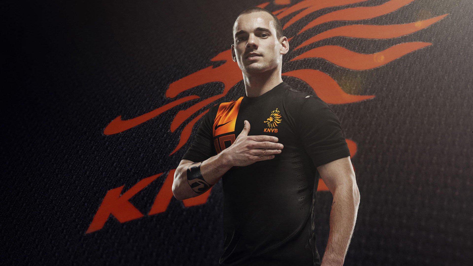 詹姆斯任意球破门，切尔西1-2扳回一球